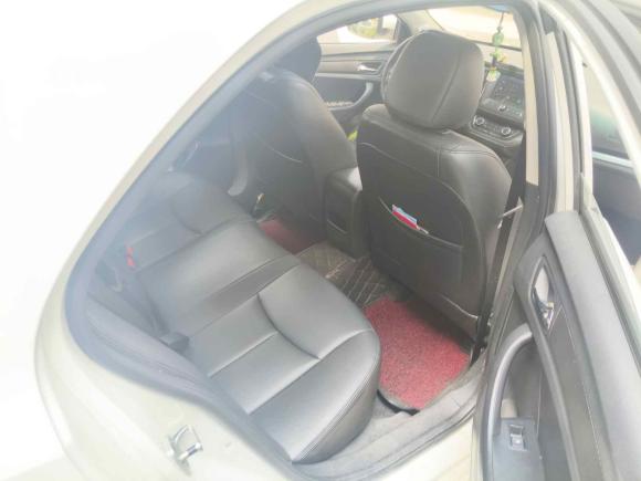 [上海·湘D] 二手荣威荣威3602015款 1.5L 自动豪华版