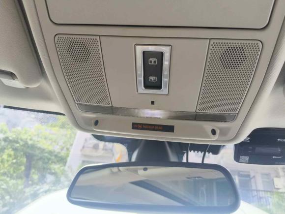 [深圳·粤B] 二手路虎揽胜极光2014款 2.0T 5门耀动版