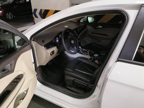 [成都·川A] 二手别克威朗2017款 三厢 15S 自动进取型