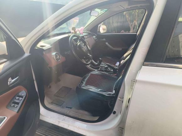 [义乌·浙G] 二手北汽幻速北汽幻速S32016款 S3L 1.5L 手动尊享型