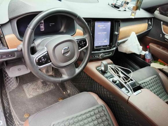 [济南·鲁R] 二手沃尔沃沃尔沃S90新能源2022款 T8 E驱混动 智逸豪华版