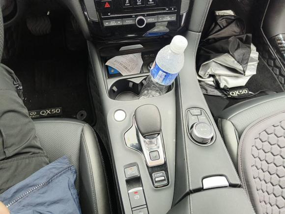 [上海·沪B] 二手英菲尼迪英菲尼迪QX502022款 2.0T 两驱领航版