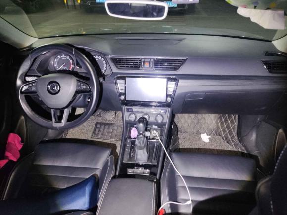 [武汉·鄂A] 二手斯柯达速派2016款 TSI330 DSG智行版