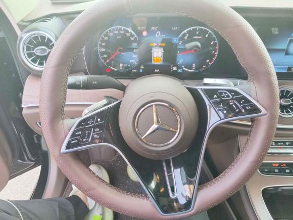 [青岛·鲁U] 二手奔驰奔驰E级2023款 改款 E 300 L 尊贵型