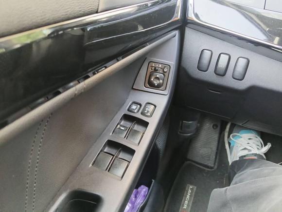 [上海·沪A] 二手三菱翼神2012款 致尚版 1.8L 手动豪华型