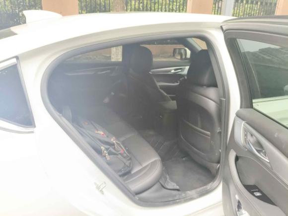 [南京·苏J] 二手凯迪拉克凯迪拉克CT52023款 28T 豪华型（标准版）