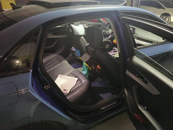 [上海·沪E] 二手奥迪奥迪A4L2018款 30周年年型 40 TFSI 时尚型