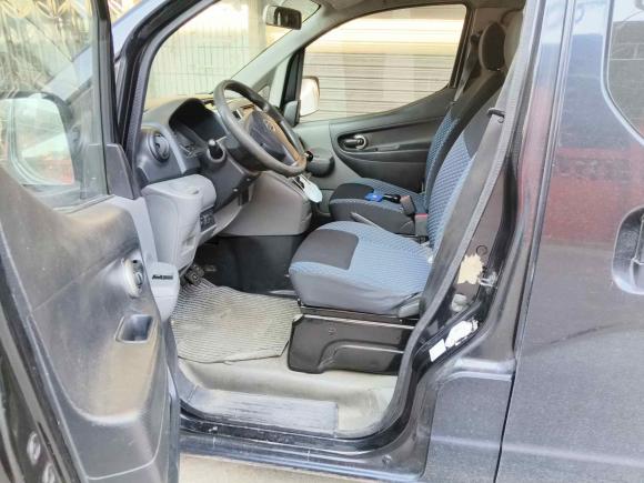 [佛山·粤A] 二手日产日产NV2002011款 1.6L 232座 尊雅型