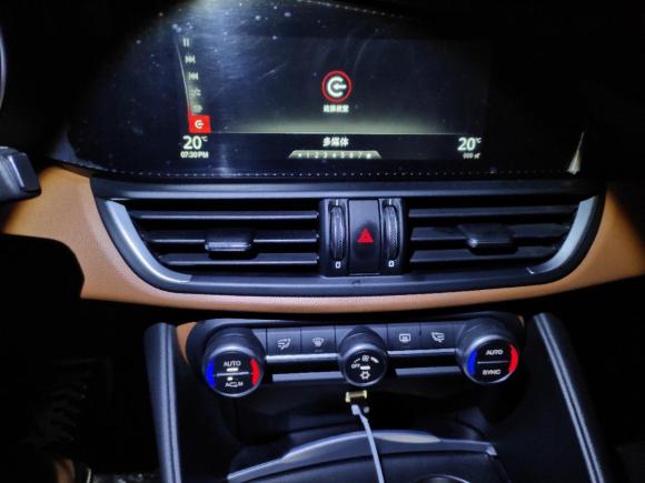 [广州·湘J] 二手阿尔法·罗密欧Giulia2017款 2.0T 200HP 豪华版