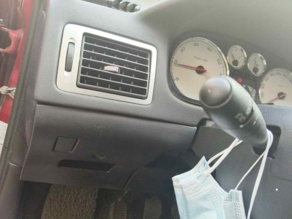 [上海·苏K] 二手标致标致3072013款 两厢 1.6L 手动舒适版