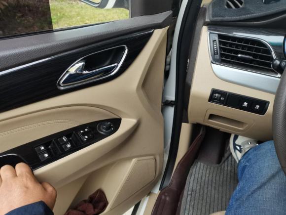 [上海·苏J] 二手宝骏宝骏7302016款 1.5L 手动舒适型 7座 国V