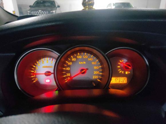 [佛山·粤X] 二手日产骊威2010款 劲锐版 1.6L 自动标准型