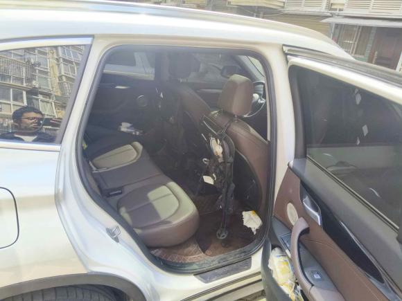 [武汉·鄂A] 二手宝马宝马X12022款 sDrive25Li 领先型