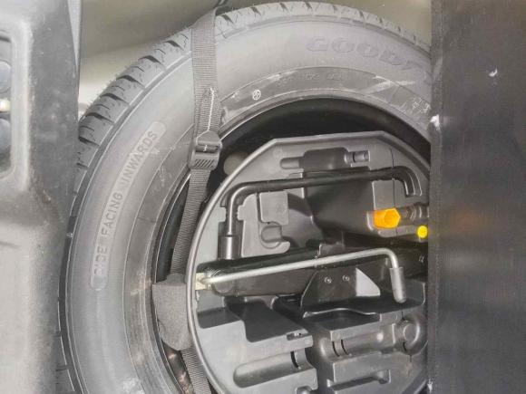 [南昌·赣A] 二手雪铁龙雪铁龙C52014款 1.6T 自动尊享型