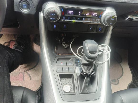 [上海·沪B] 二手丰田RAV4荣放2021款 2.0L CVT两驱风尚PLUS版