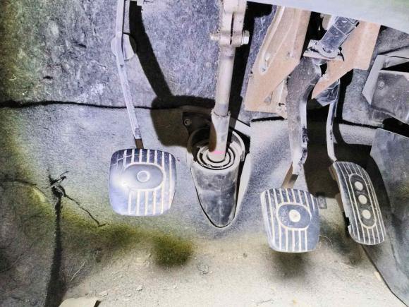 [义乌·浙G] 二手日产日产NV2002010款 1.6L 豪华型