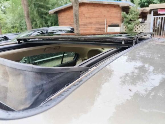 [武汉·鄂A] 二手别克君越2013款 2.4L SIDI领先舒适型