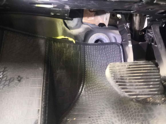 [青岛·鲁B] 二手标致标致30082013款 2.0L 自动潮流版