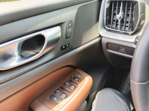 [南通·苏F] 二手沃尔沃沃尔沃S602023款 B4 智逸豪华版