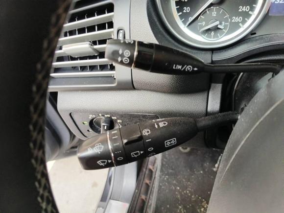 [深圳·粤B] 二手奔驰奔驰R级2017款 R 320 4MATIC 商务型臻藏版