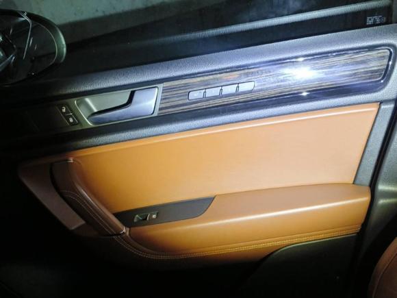 [无锡·苏B] 二手大众途锐2013款 3.0TSI X 十周年限量版