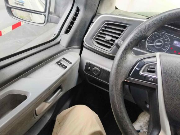 [宁波·浙B] 二手上汽大通MAXUS新途V802023款 2.0T AMT经典傲运通长轴超低顶6/7/8/9座