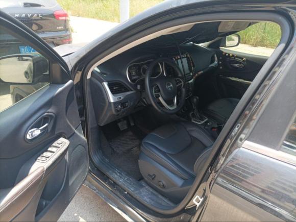 [义乌·浙G] 二手Jeep自由光2020款 2.0L 两驱经典运动版