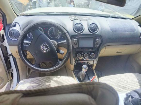 [武汉·鄂A] 二手江铃驭胜S3502011款 2.4T 两驱豪华型5座