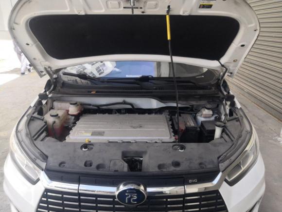 [上海·沪A] 二手比亚迪元新能源2018款 EV360 智联创酷型