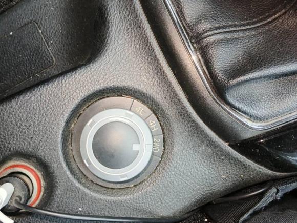 [西安·陕A] 二手陆风陆风X82015款 探索版 2.0T 柴油4X4豪华型