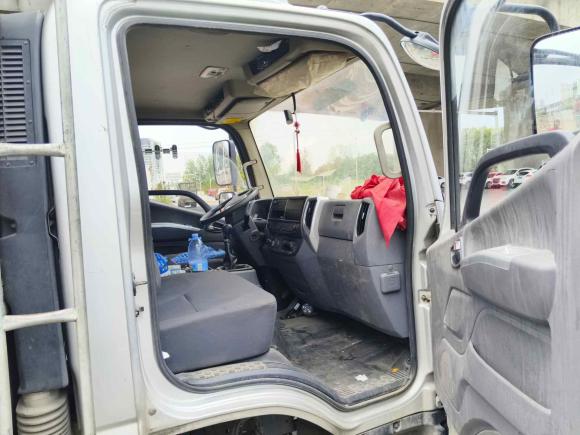 [武汉·鄂A] 二手福田祥菱M2018款 1.5L非承载排半后双胎(载货)双燃料DAM15L