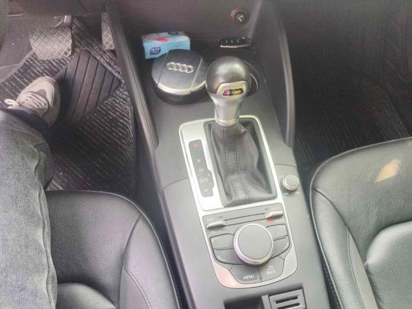 [北京·辽A] 二手奥迪奥迪A32015款 Limousine 40 TFSI 自动舒适型