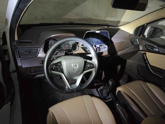 [广州·粤A] 二手宝骏宝骏310W2017款 1.5L 手动时尚型 国V