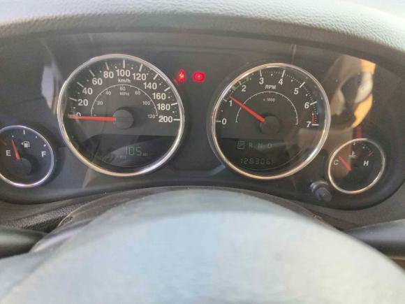 [青岛·鲁B] 二手Jeep牧马人2013款 3.6L Sahara 四门版