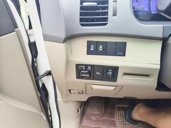 [成都·川A] 二手比亚迪比亚迪M62013款 2.4L 手动尊贵型