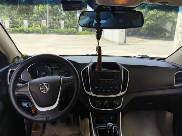 [上海·鲁Q] 二手宝骏宝骏5602016款 1.8L 手动超值型