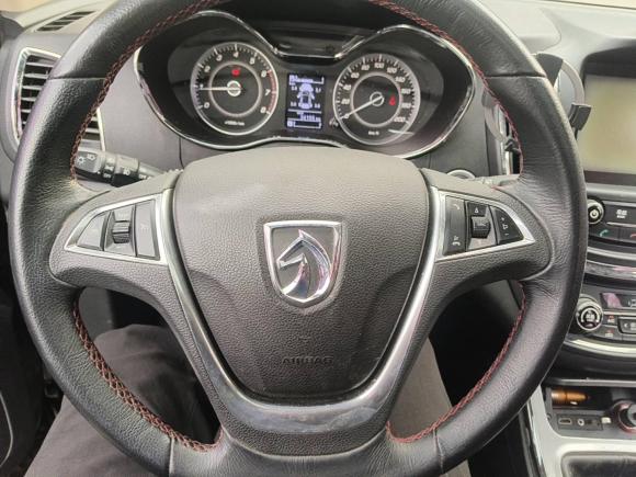 [深圳·粤L] 二手宝骏宝骏5602015款 1.8L 手动豪华型