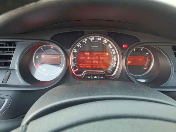 [常州·苏D] 二手雪铁龙雪铁龙C52010款 2.3L 自动尊雅型