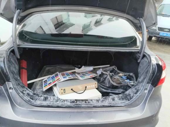 [上海·皖H] 二手福特福克斯2012款 三厢 1.6L 手动风尚型