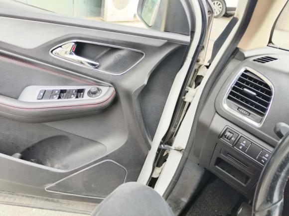 [苏州·苏E] 二手宝骏宝骏5602015款 1.8L 手动豪华型