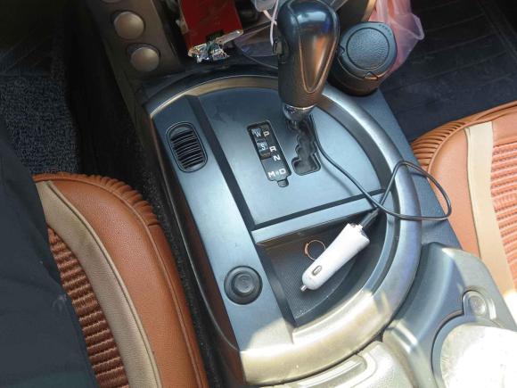 [青岛·鲁B] 二手双龙享御2011款 2.0T 两驱精英导航版