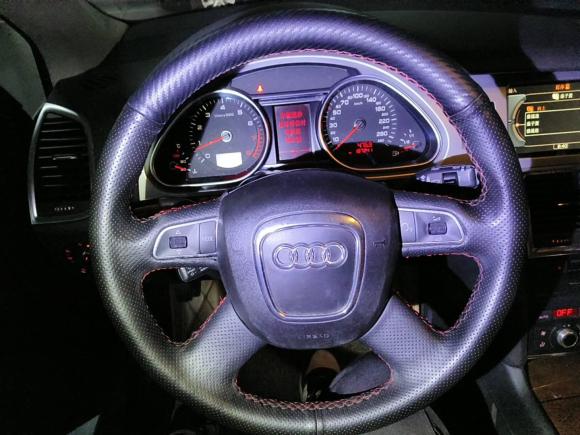 [深圳·粤B] 二手奥迪奥迪Q72011款 3.0 TFSI 进取型(200kW)