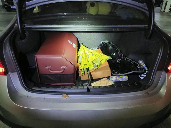 [上海·沪A] 二手宝马宝马i32022款 eDrive 35 L