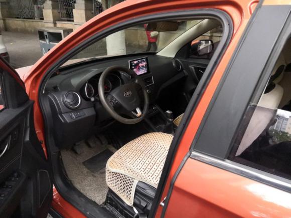 [成都·川A] 二手奔腾奔腾X402017款 1.6L 手动豪华型