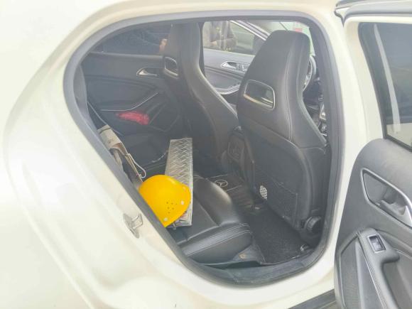 [南昌·赣A] 二手奔驰奔驰GLA2018款 GLA 220 4MATIC 运动型