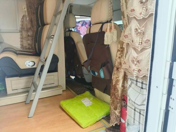 [常州·苏D] 二手依维柯依维柯褒迪2017款 3.0T尊享V36厢货中顶F1CE34818