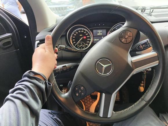 [上海·沪A] 二手奔驰奔驰R级2014款 R 320 4MATIC 商务型