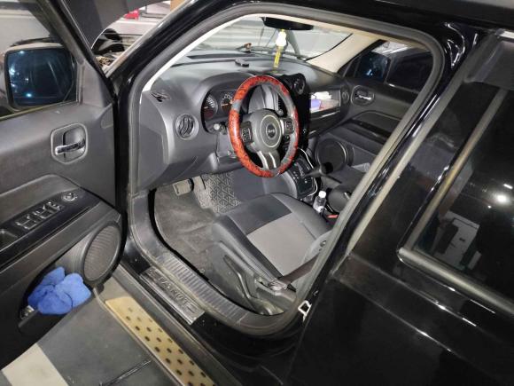 [南昌·赣A] 二手Jeep自由客2014款 2.0L 运动增强版