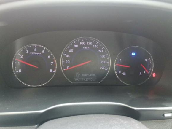 [上海·皖A] 二手现代胜达经典2012款 2.4 豪华版 五座两驱