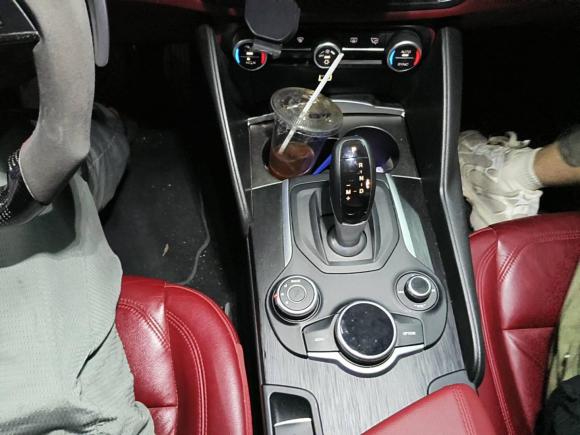 [义乌·浙A] 二手阿尔法·罗密欧Giulia朱丽叶2017款 2.0T 200HP 精英版